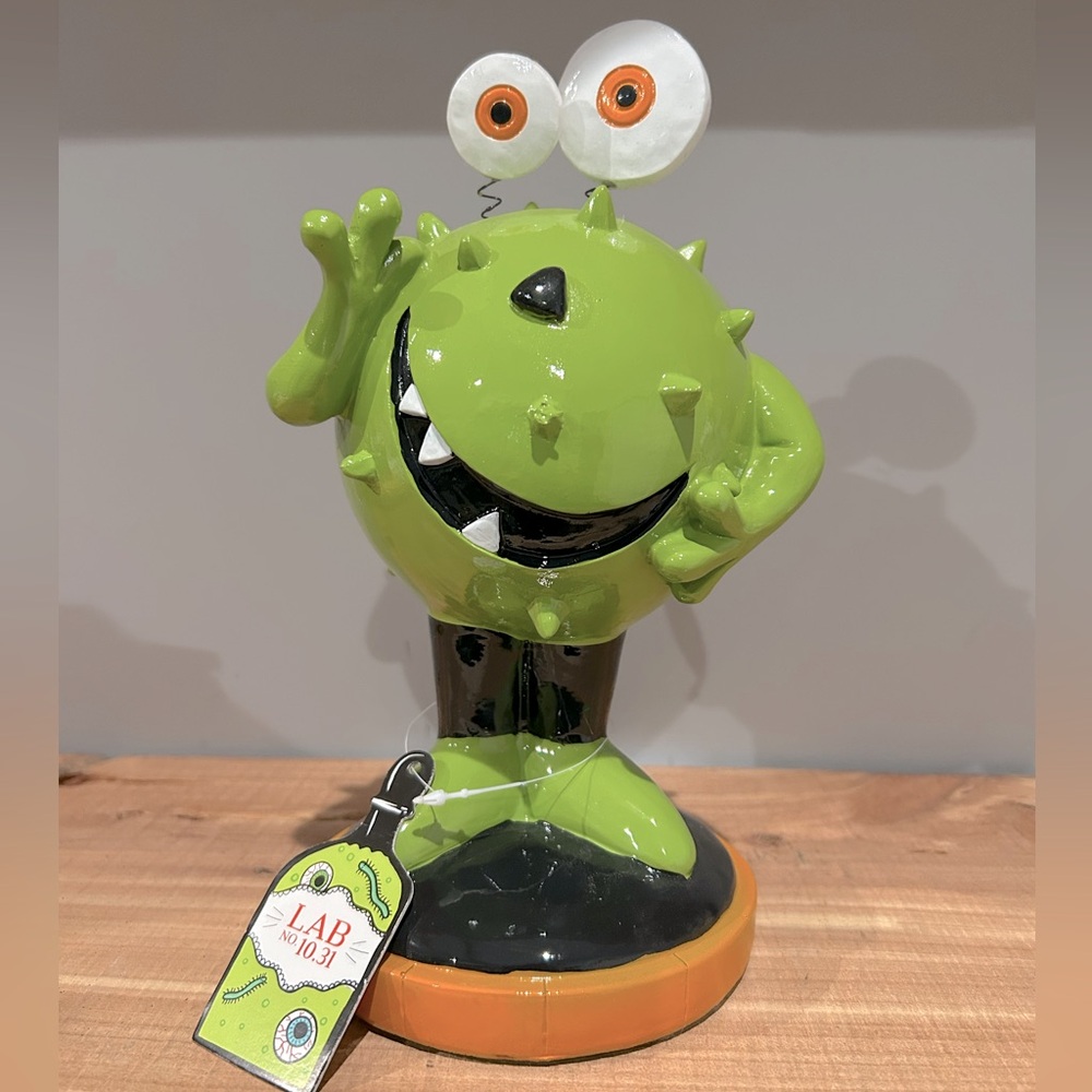 NWT Cute Lab No. 10.31 Springy Eye Alien Statue
